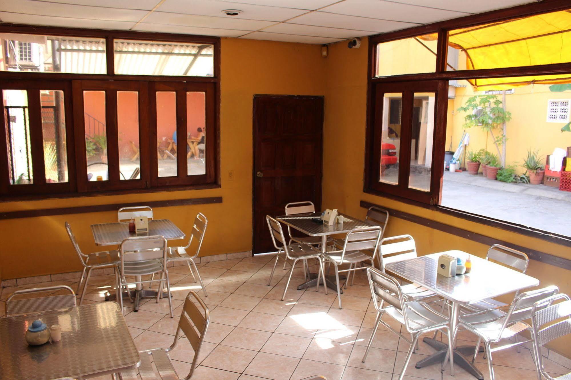 Hotel Pasadena II San Salvador Kültér fotó